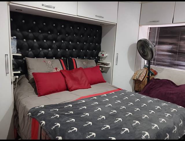 2 BEDROOM HOUSE FOR SALE IN MEREBANK EAST